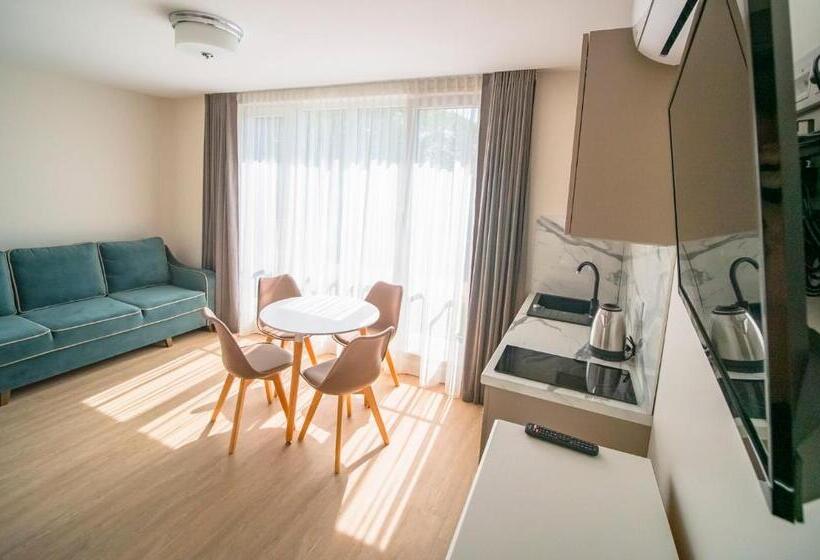 اتاق استاندارد چهارنفره با بالکن, Vila Jūralux