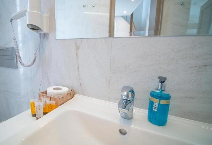 اتاق استاندارد سه نفره, Vila Jūralux