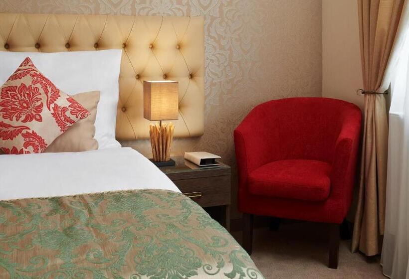 Номер Superior, Honour And Grace