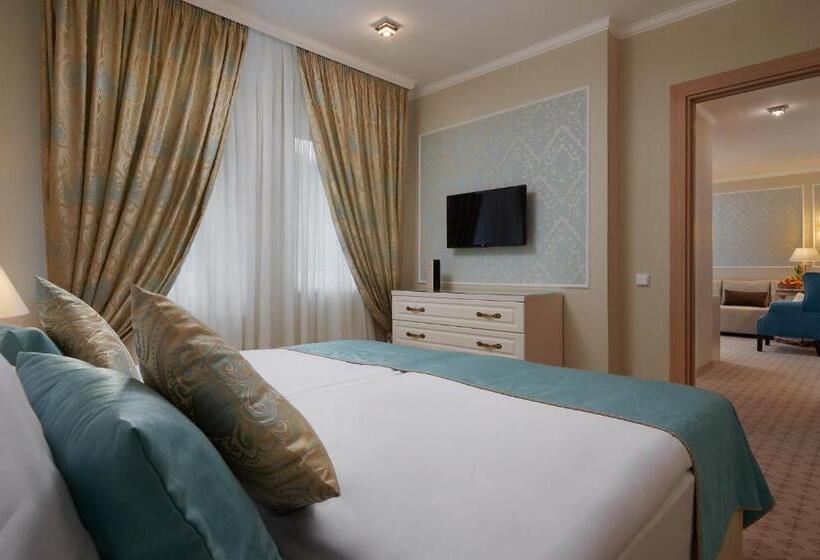 Полулюкс, Honour And Grace