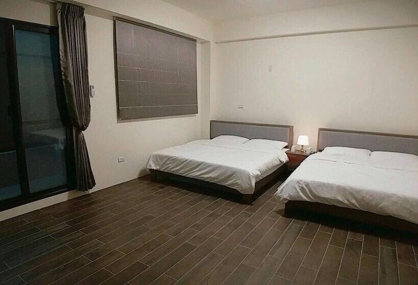 اتاق استاندارد چهار تخته, Yuanshan Dahu Homestay