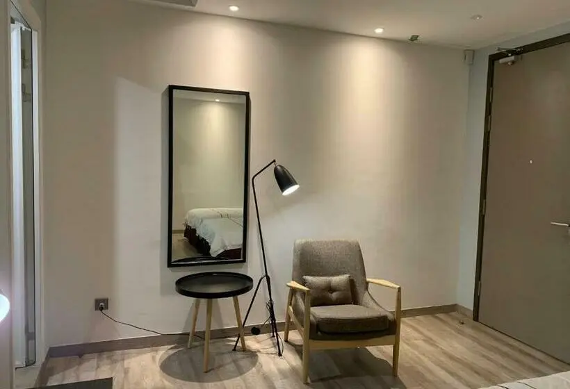 اتاق سوپریور, K