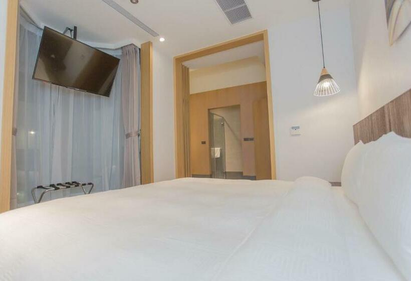 سوییت اجرایی, Seeing Inn