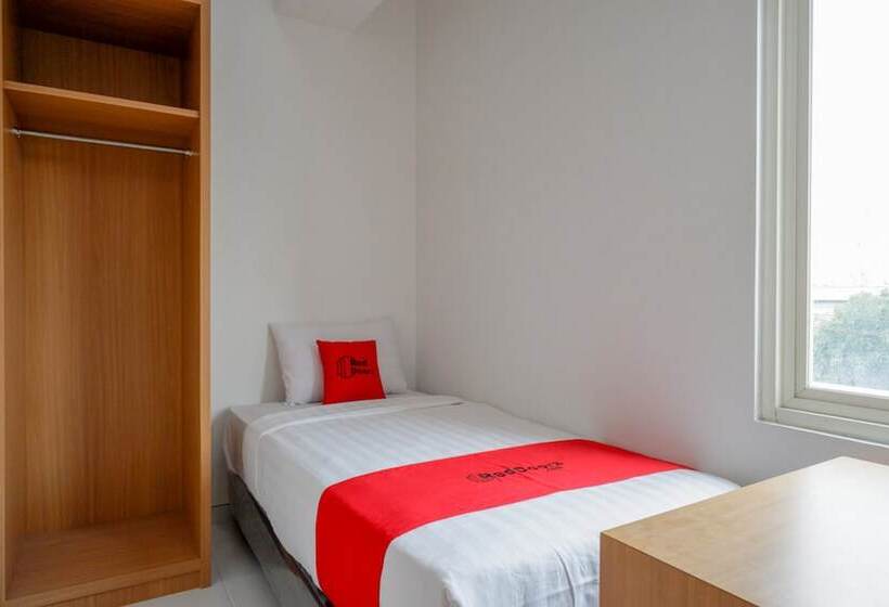 패밀리 룸, Reddoorz Apartment Near Exit Toll Colomadu