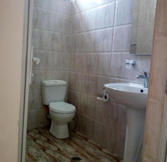 اتاق استاندارد چهار تخته با چشمانداز دریا, Small Guest House