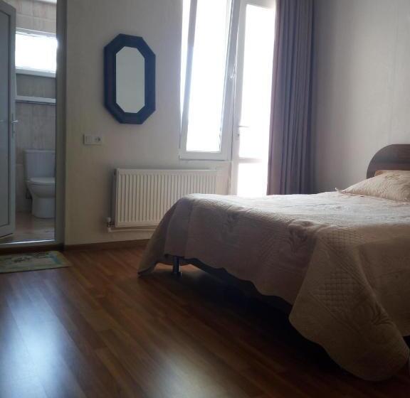 Triple Room Sea View, Small Guest House