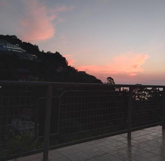 اتاق استاندارد, Small Guest House