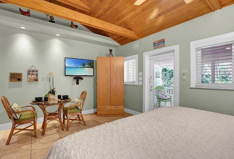 إستوديو قياسى, Coconut Mallory Resort And Marina