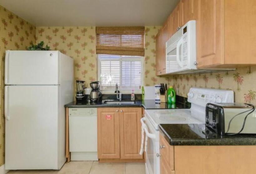 شقة ديلوكس غرفة واحدة, Coconut Mallory Resort And Marina