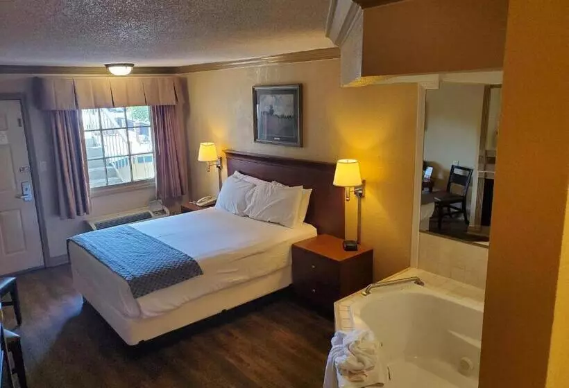 スイート, Colonial House Motel