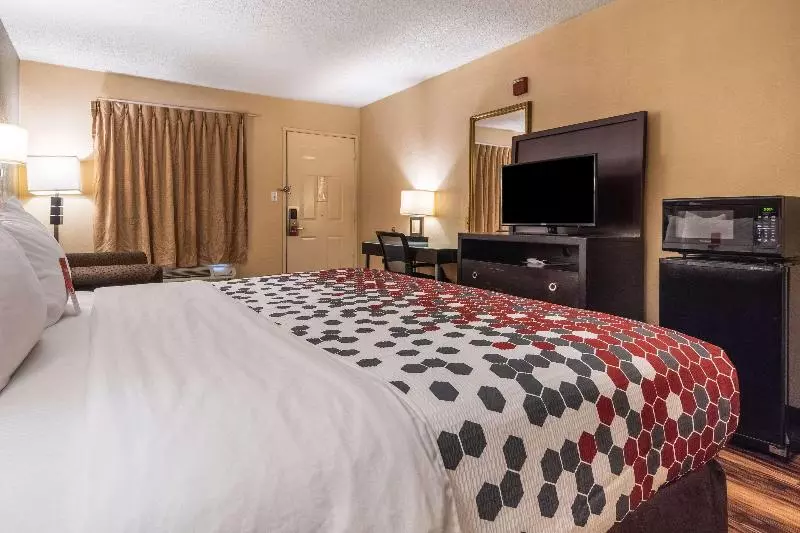 キングサイズベッドのスタンダードルーム, Econo Lodge Hillsboro I 35