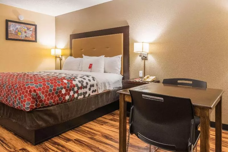 キングサイズベッドのスタンダードルーム, Econo Lodge Hillsboro I 35
