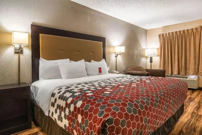 キングサイズベッドのスタンダードルーム, Econo Lodge Hillsboro I 35