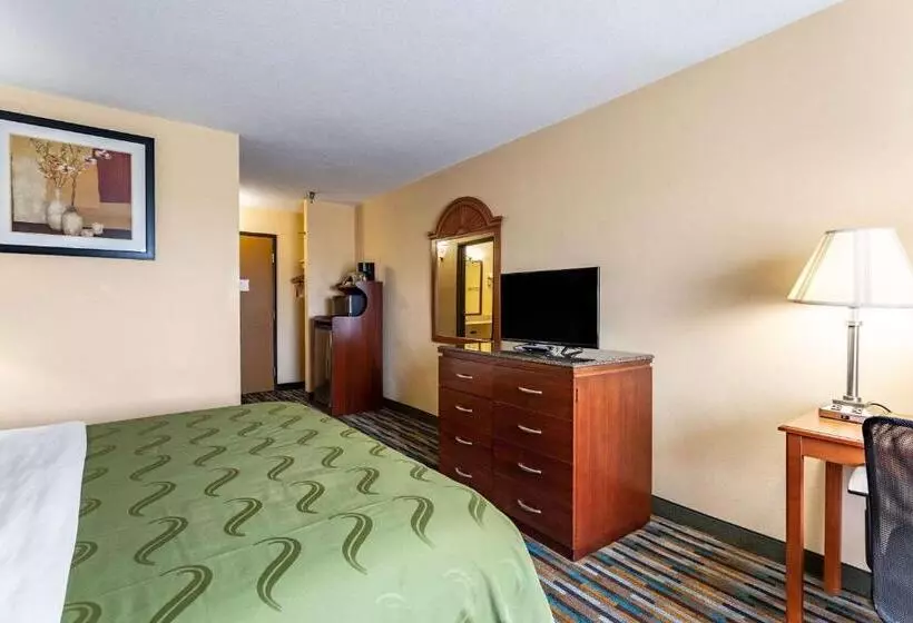 キングサイズベッドのスタンダードルーム, Quality Inn