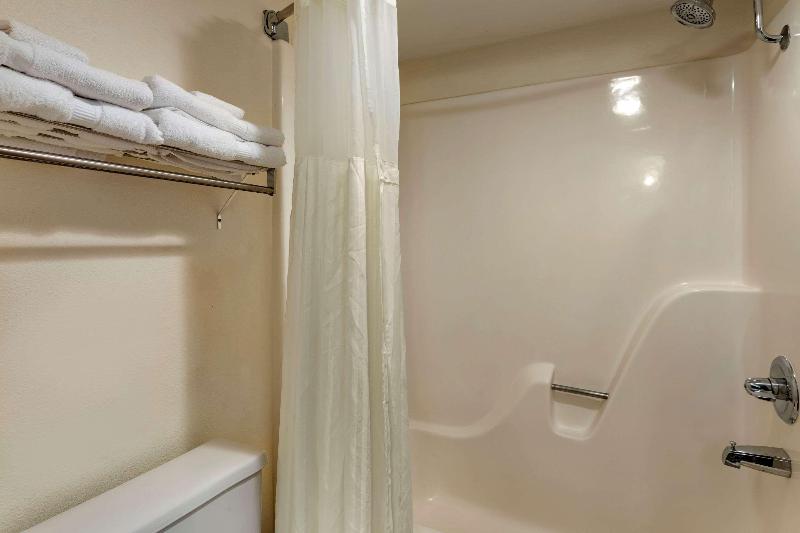 חדר סטנדרט עם מיטת קינג, Quality Inn & Suites Steamboat Springs