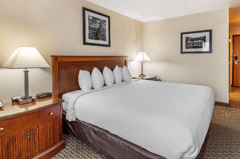 חדר סטנדרט עם מיטת קינג, Quality Inn & Suites Steamboat Springs