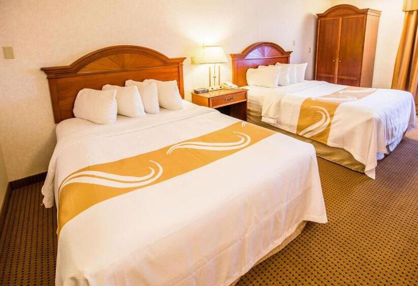 غرفة قياسية, Quality Inn & Suites University