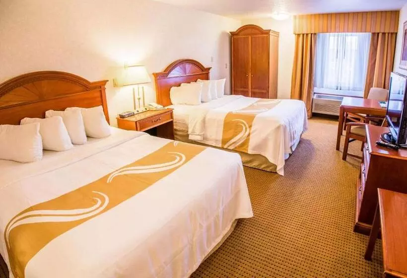 スタンダードルーム, Quality Inn & Suites University