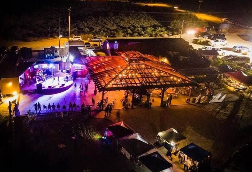 스탠다드 룸 더블 침대 2개, Hilltop Tavern And Inn