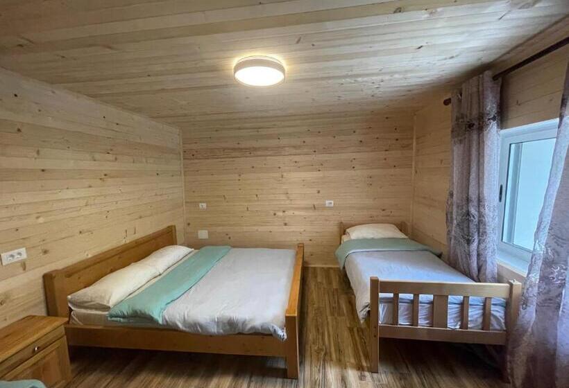 اتاق استاندارد, Lazer çardaku Guesthouse