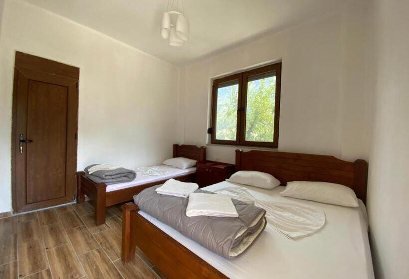اتاق استاندارد, Lazer çardaku Guesthouse