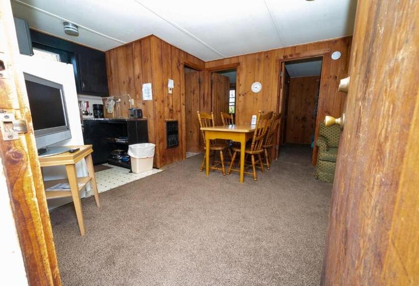 בונגלו משפחתי, Fair Wind Motel And Cottages