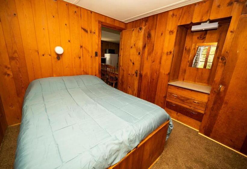 בונגלו משפחתי, Fair Wind Motel And Cottages