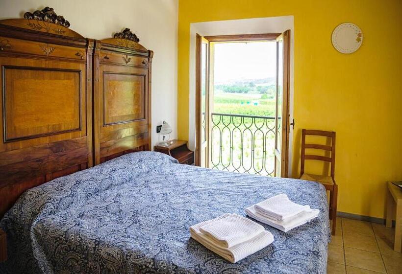 חדר סטנדרט לשלושה, Agriturismo Contea Di Val D'amone