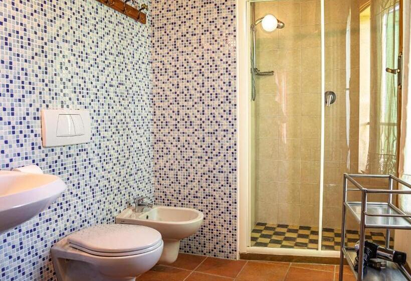 חדר סטנדרט לארבעה, Agriturismo Contea Di Val D'amone