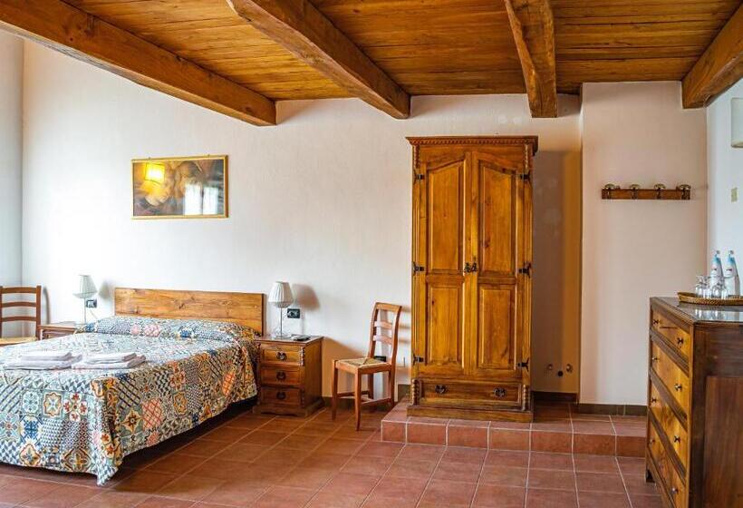 חדר סטנדרט לארבעה, Agriturismo Contea Di Val D'amone