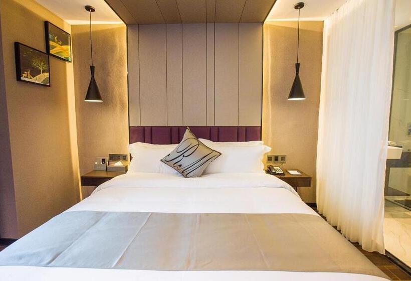 带大床的豪华间, Ruiman International