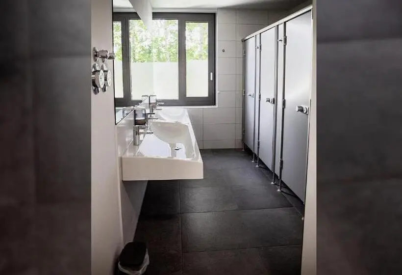 اتاق استاندارد با سرویس بهداشتی مشترک, Garni Fischerfleck In Ismaning Near Munich