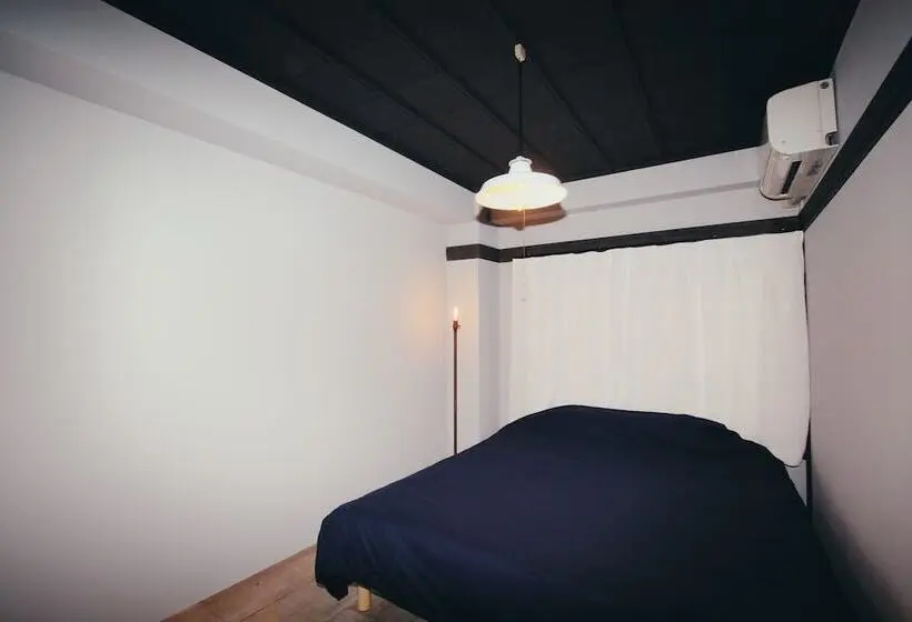Standard-huone King-vuode, Beppu Hostel & Cafe Ourschestra   Hostel
