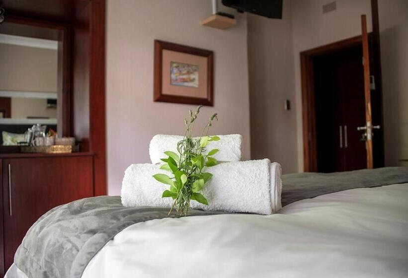 اتاق لوکس خانوادگی, Kroon Manor