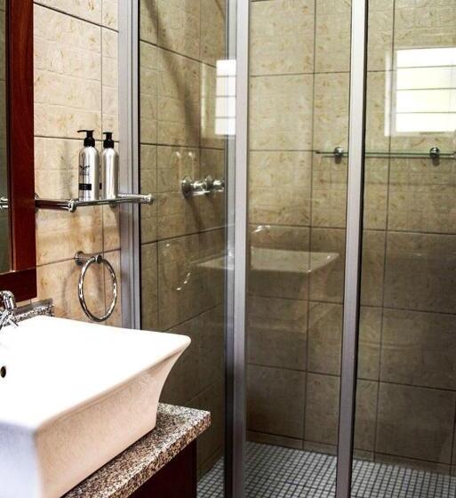 اتاق استاندارد, Kroon Manor