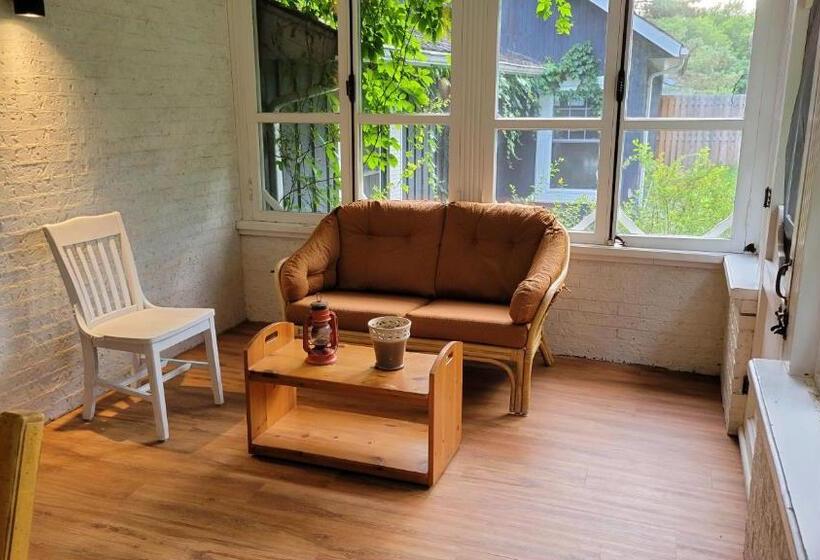 Люкс Вид на Бассейн, Auberge Du Vignoble Bromont