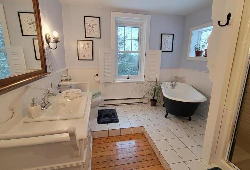 Семейное Бунгало, Auberge Du Vignoble Bromont