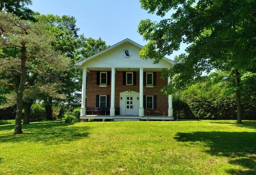 Люкс Вид на Бассейн, Auberge Du Vignoble Bromont