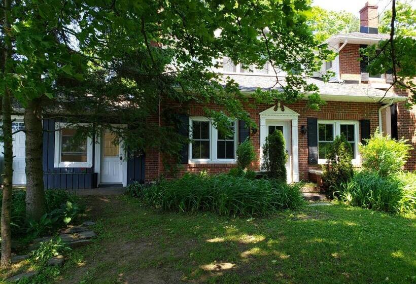 غرفة قياسية مطلّة علي الحديقة, Auberge Du Vignoble Bromont