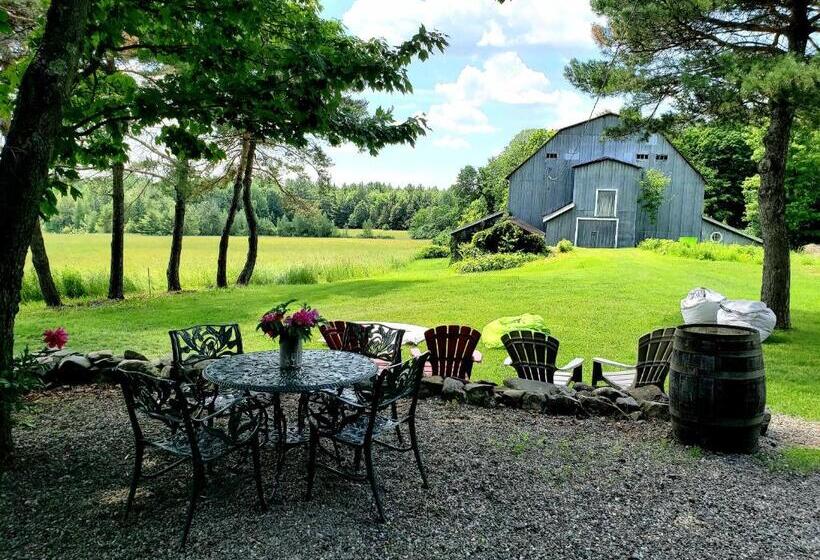 Номер Стандарт, Auberge Du Vignoble Bromont