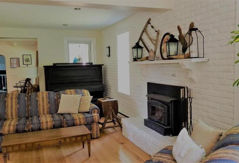 Семейное Бунгало, Auberge Du Vignoble Bromont