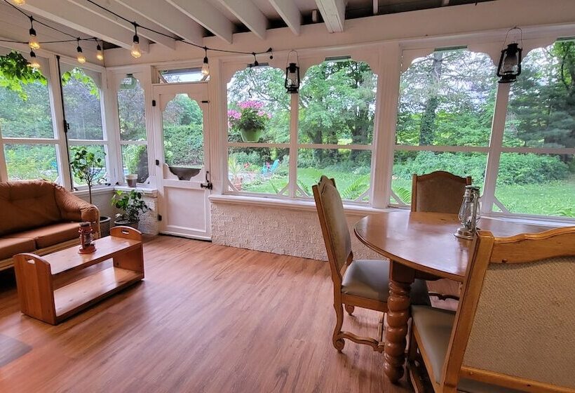 Номер Стандарт, Auberge Du Vignoble Bromont