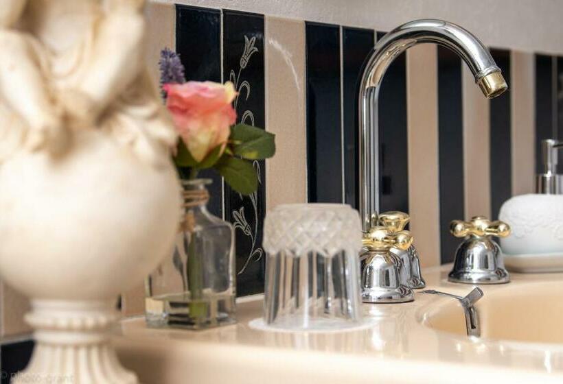 חדר דחוקס עם מיטת קינג, Maison D Hôtes De Charme La Rose De Ducey Près Du Mont Saint Michel