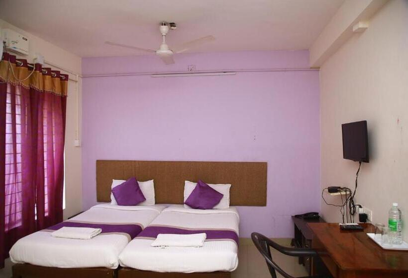 Camera Deluxe, V Bee Plaza