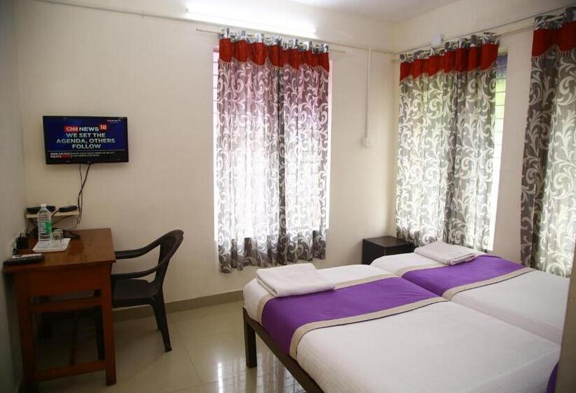 Camera Deluxe, V Bee Plaza