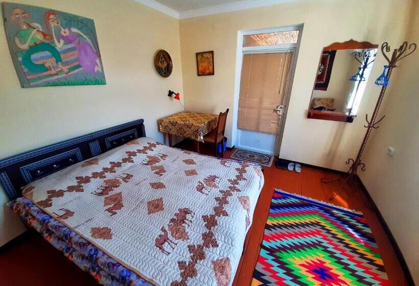 חדר סטנדרט, Art Guest House Usto