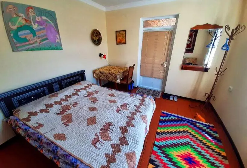 اتاق استاندارد, Art Guest House Usto