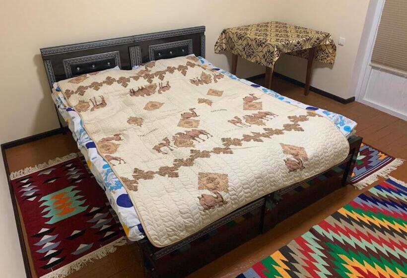 חדר סטנדרט, Art Guest House Usto