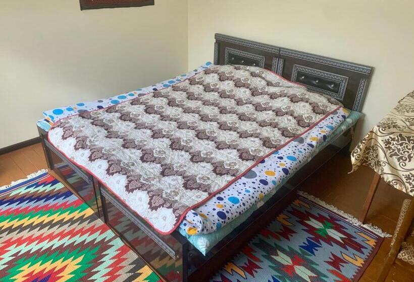 חדר סטנדרט, Art Guest House Usto