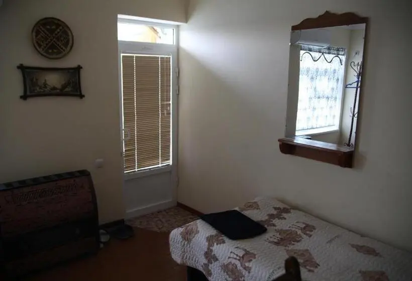 اتاق استاندارد با چشم‌انداز, Art Guest House Usto